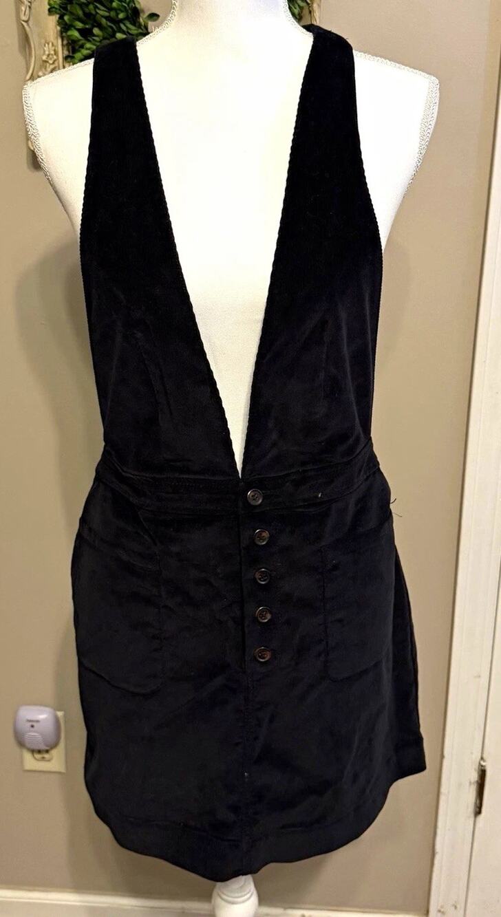 Free People Black Overall Mini Dress V-Neck Sleeveless Button Pockets sz 6